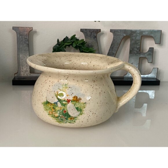 Vintage Stoneware Handled Child' s Camber‎ Pot with Geese Motif - Picture 15 of 16